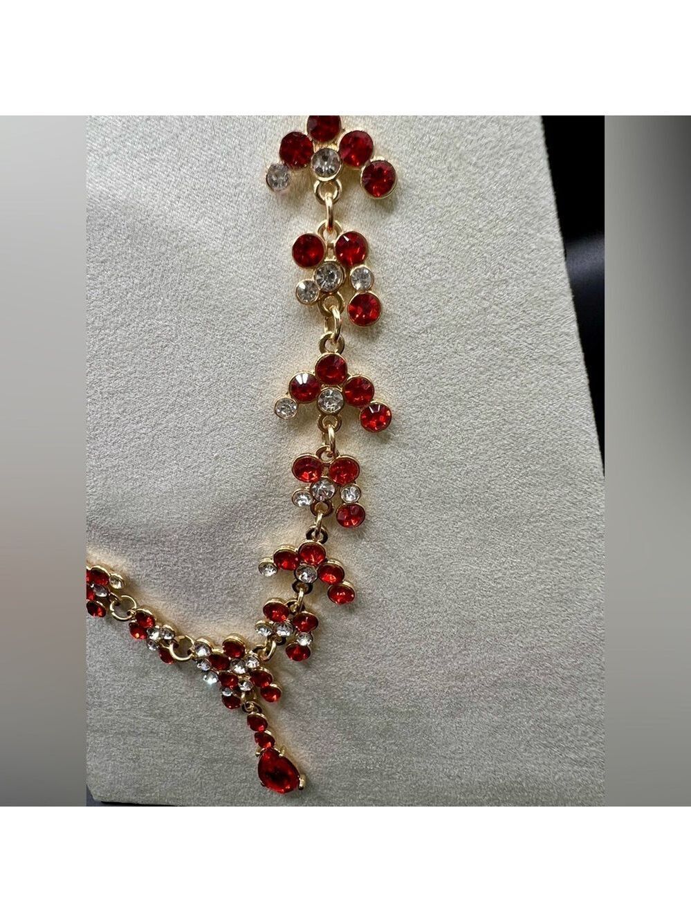 🎉HP🎉New Vintage Inspired Gold Tone Crystal & Zircon Necklace and Earring Set - Picture 10 of 14